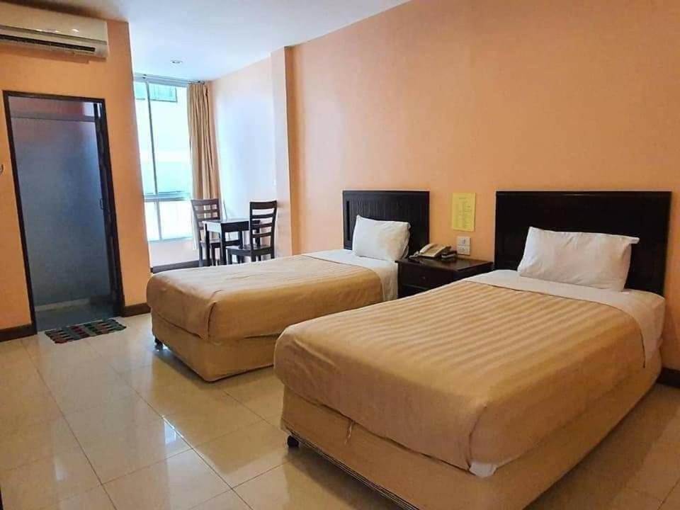 The Victory Hotel Ban Muang Daeng Esterno foto
