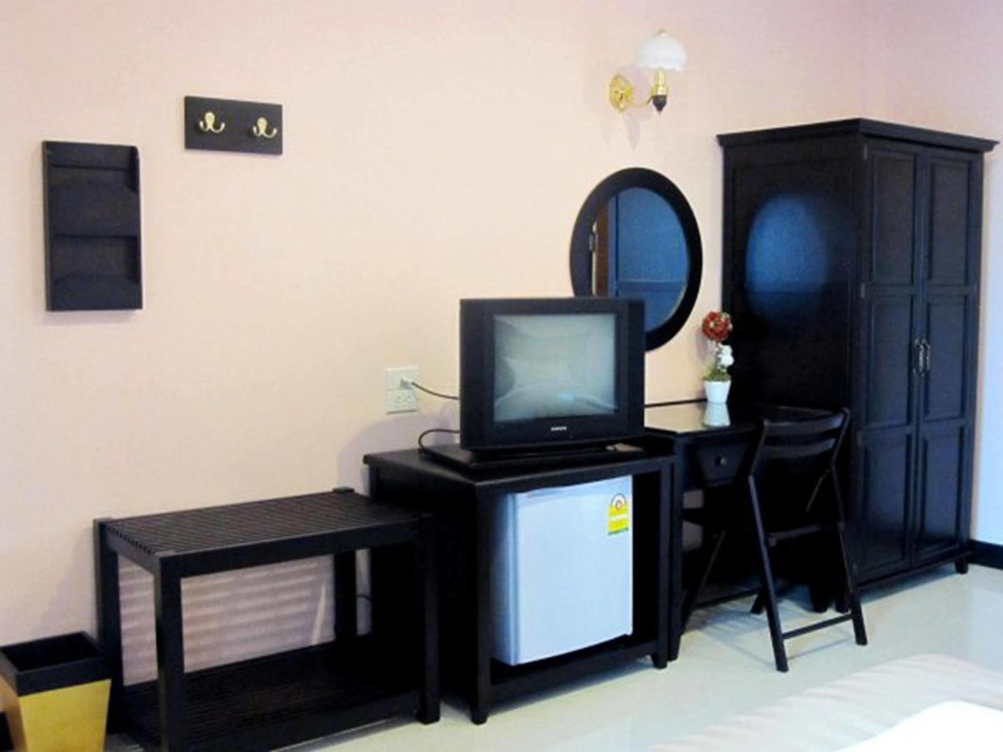 The Victory Hotel Ban Muang Daeng Esterno foto