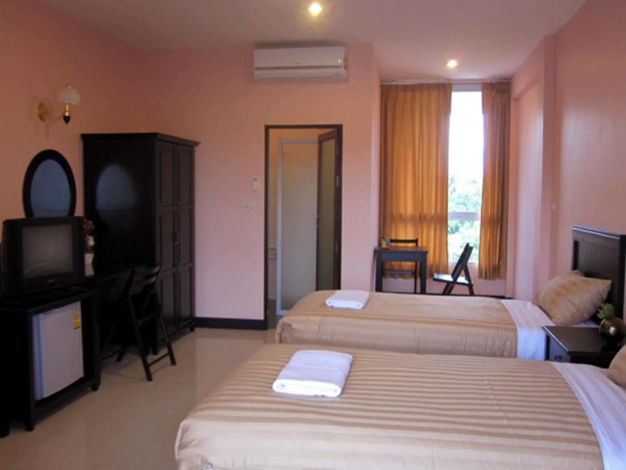The Victory Hotel Ban Muang Daeng Esterno foto